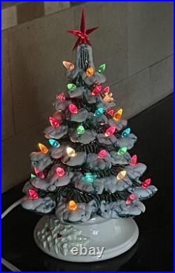 10.5 Nowell's Mold Ceramic Christmas Tree & Holly Base 1979 Vintage Bird Lights