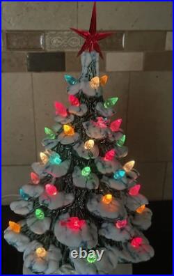 10.5 Nowell's Mold Ceramic Christmas Tree & Holly Base 1979 Vintage Bird Lights