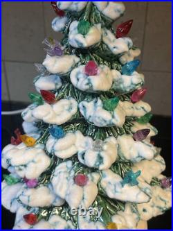 10.5 Nowell's Mold Ceramic Christmas Tree & Holly Base 1979 Vintage Bird Lights