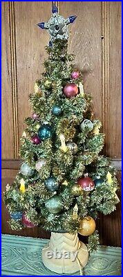 1940s GLOLITE TABLETOP CHRISTMAS TREE WITH VINTAGE ORNAMENTS