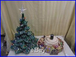 1977 VTG Hand Painted Ceramic Presents Under Lighted Christmas Tree Music Box