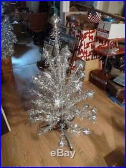 4 FT Vintage POM POM Royal Silver Aluminum Christmas Tree with Metal stand, NICE