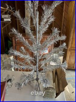 4' Vintage The Sparkler Pom Pom Aluminum Christmas Tree M-434 E