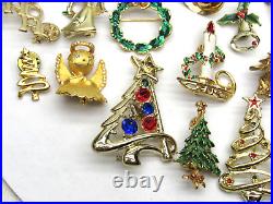 40 Vintage Christmas Brooch Lot Gold Tone Tree Angel Santa Sleigh Holly Wreath