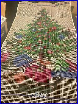 ALL WOOL YARN Vintage CHRISTMAS TREE GIFTS Shillcraft Latch Hook KIT Rug