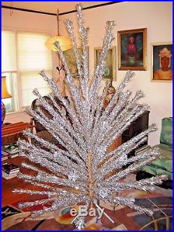Aluminum Christmas Tree 7' Tall 100 Branches Original Color Wheel Evergleam VTG