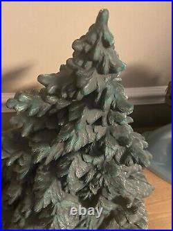 Beautiful Nowell Ceramic Frasier Fir Christmas Tree And Base. Vintage Christmas