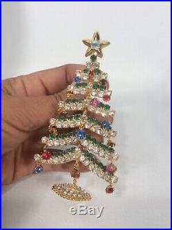 Beautiful Vtg Large Christmas Tree Rhinestone Gold Tone pin Brooch