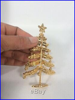Beautiful Vtg Large Christmas Tree Rhinestone Gold Tone pin Brooch