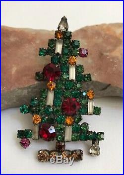 Gorgeous Vintage Collectible WEISS 6 Candle Rhinestone Christmas Tree Brooch