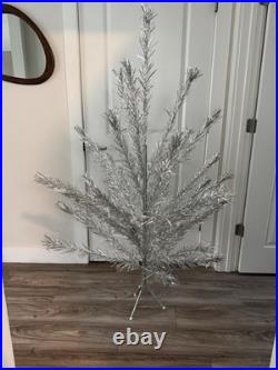 Midcentury MCM 5 Foot Aluminum Christmas Tree VTG 1950s/1960s Retro