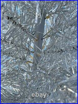 Nice Vintage Mid Century 7 Foot Aluminum Christmas Tree 91 Sparkly Branches