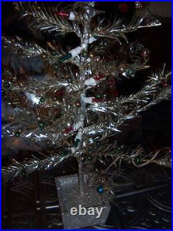 RARE VTG COLLECTOR'S NEAT! RETRO RENOWN Twinkling table top TINSEL XMAS Tree