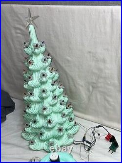 TURQUOISE Vintage ATLANTIC MOLD Ceramic 24 CHRISTMAS TREE Unique Color & Lights