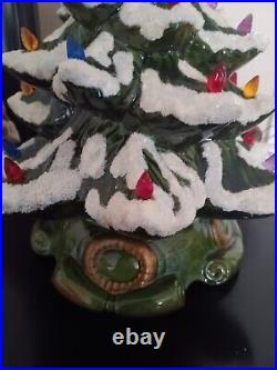 Unmarked Beautiful Vintage Ceramic Snow Tipped Green Christmas Tree 19 Light Up