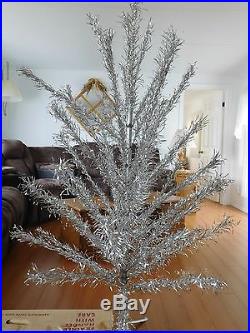 VINTAGE 1950'S HAUGHS SAPPHIRE ALUMINUM 5' FT CHRISTMAS TREE WithORIGINAL BOX NICE