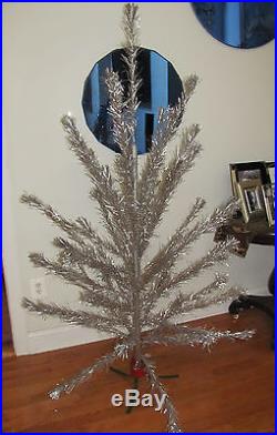 VINTAGE 1950s SILVER PINE 6-Ft ALUMINUM CHRISTMAS XMAS TREE In BOX withSTAND