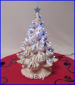 VINTAGE 1960s 70s ATLANTIC MOLD MID CENTURY CERAMIC LIGHT UP CHRISTMAS TREE