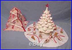 VINTAGE 1960s CERAMIC LIGHT UP CHRISTMAS TREE 16 TALL SKIRT COVER RED PINK