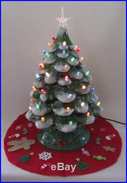 VINTAGE 1960s CERAMIC TRIM N' GLO LIGHT UP CHRISTMAS TREE 17 1/2SKIRT FLOCKED