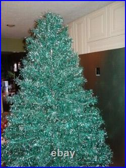 VINTAGE 1960s STARLITE REVLIS 7 FT GREEN & SILVER ALUMINUM CHRISTMAS TREE with Box