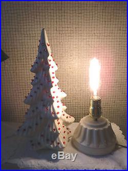 VINTAGE 1962 Creek Turn 17 White Ceramic Slim Column CHRISTMAS TREE w Red Tips