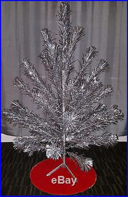 VINTAGE ALUMINUM CHRISTMAS TREE ARTIFICIAL SILVER SPARKLER 4.5 FT MID-CENTURY