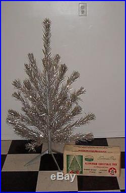 VINTAGE BELLASTRA ALUMINUM CHRISTMAS TREE BALLASTRA PRINCESS PINE 4ft