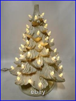 VINTAGE CERAMIC White CHRISTMAS TREE withClear Lights Holly Stand 16