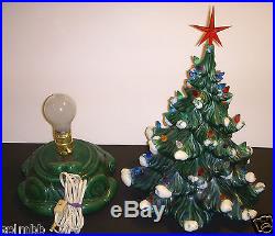 VINTAGE CERAMIC XMAS TREE WITH STAND AND XMAS BULB LIGHTS 1967 EXC COND