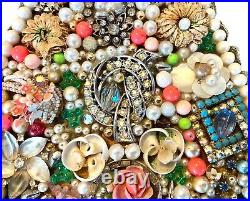 VINTAGE COSTUME JEWELRY HANDCRAFTED CHRISTMAS TREE WALL HANGING, STUNNING! 17x11