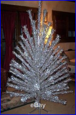 VINTAGE EVERGLEAM 6 FT. POM POM ALUMINUM SILVER CHRISTMAS TREE With91 BRANCHES