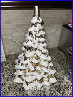 VINTAGE Holland Mold CERAMIC White CHRISTMAS TREE LIGHTUP with BASE 18 Music Bx