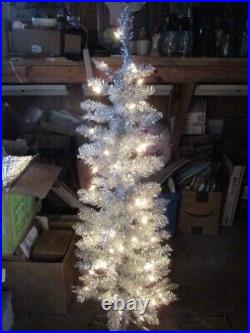 VINTAGE SILVER ALUMINUM TINSEL 4 FT LIGHTED CHRISTMAS TREE 2 SECTION WithSTAND