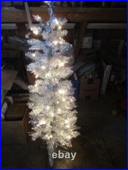 VINTAGE SILVER ALUMINUM TINSEL 4 FT LIGHTED CHRISTMAS TREE 2 SECTION WithSTAND