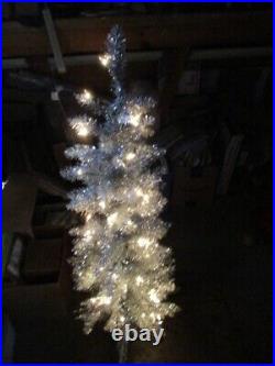 VINTAGE SILVER ALUMINUM TINSEL 4 FT LIGHTED CHRISTMAS TREE 2 SECTION WithSTAND