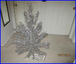 VINTAGE aluminum silver Christmas tree 4' BY BELLASTRA 46 BRANCHES ORIGINAL BOX