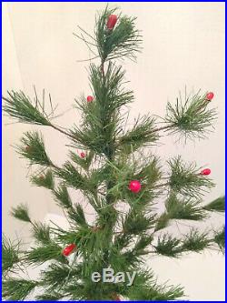 VTG 21x 16 FEATHER CHRISTMAS TREE RED BERRIES RED PLASTIC STAND25 BRANCHES