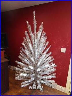 VTG 6 1/2 foot Aluminum Royal Pine Christmas Tree 122 Branches AWESOME