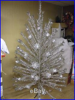 VTG 6.5 FOOT ALUMINUM POM POM SPARKLE CHRISTMAS TREE 100 BRANCHES 48 diameter