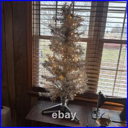 VTG Aluminum Christmas Tree 3Ft High. With Lights