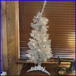 VTG Aluminum Christmas Tree 3Ft High. With Lights