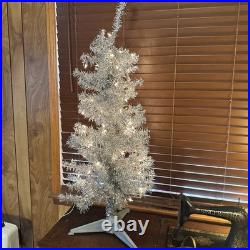 VTG Aluminum Christmas Tree 3Ft High. With Lights