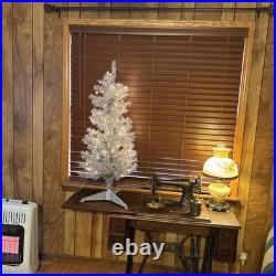 VTG Aluminum Christmas Tree 3Ft High. With Lights
