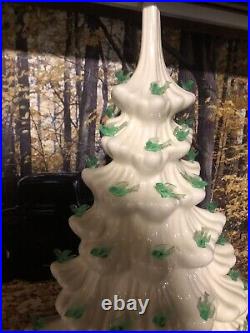 VTG Atlantic Mold Ceramic Christmas Tree Wall Mount Rare White & Green Doves