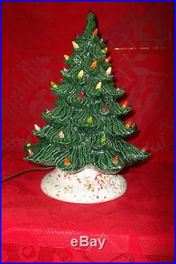 VTG. CERAMIC CHRISTMAS TREE 1970'S 161/2H. BEAUTIFUL EUC UNIQUE BASE