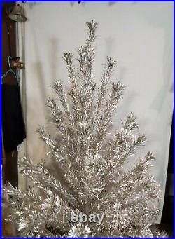 VTG COLLECTOR'S 6 FT. EVERGLEAM POM STAINLESS ALUMINUM XMAS TREE withbox
