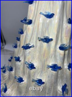 VTG Ceramic Lava Christmas Tree Opalescent White Blue Birds Doves 21 Tall Works