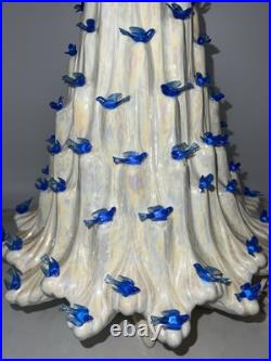VTG Ceramic Lava Christmas Tree Opalescent White Blue Birds Doves 21 Tall Works