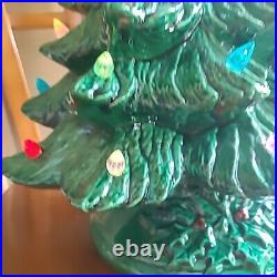 VTG Nowell Mold Deep Green Ceramic Lighted Christmas Tree with Holly Base 18